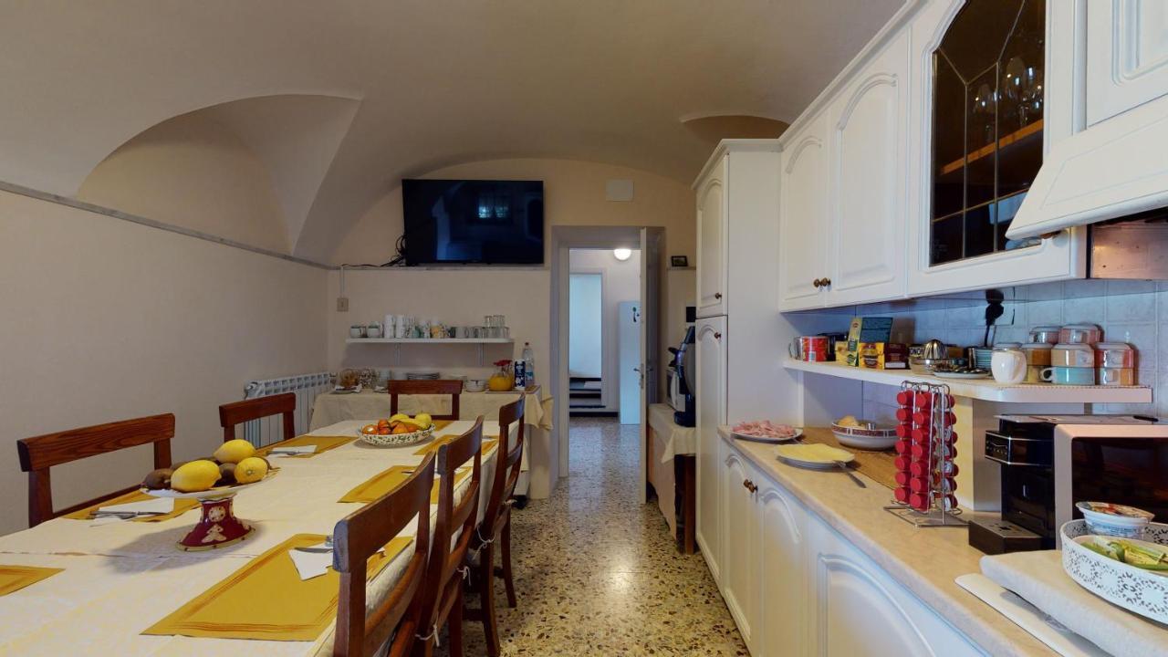 La Canonica - Svegliarsi A Verezzi Frühstückspension 3*